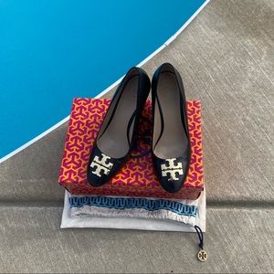 Tory Burch Black Chelsea Wedge (Size 7)